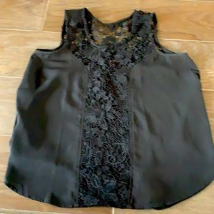 Black lacy flowy top
